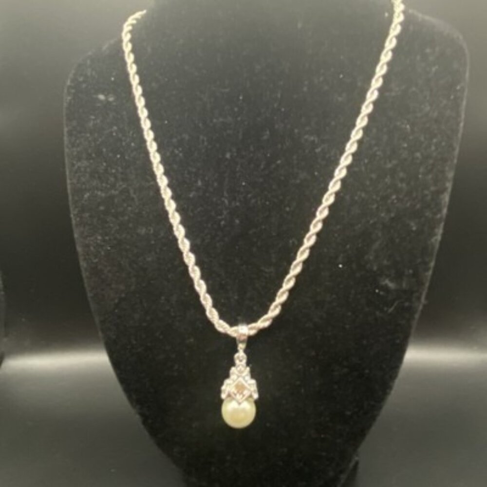 NWT Givenchy Necklace Faux Pearl Crystal Pendant Silver Rope 16+3" Retail $48 - Picture 2 of 5